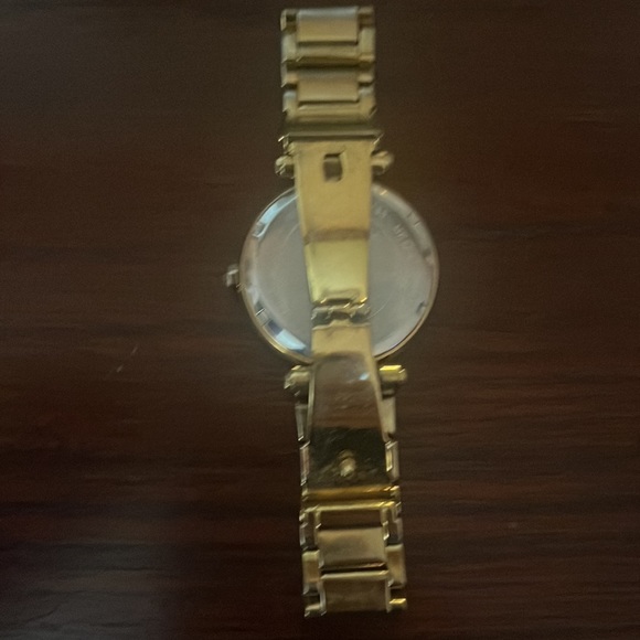 Michael Kors gold tone watch - Picture 7 of 10